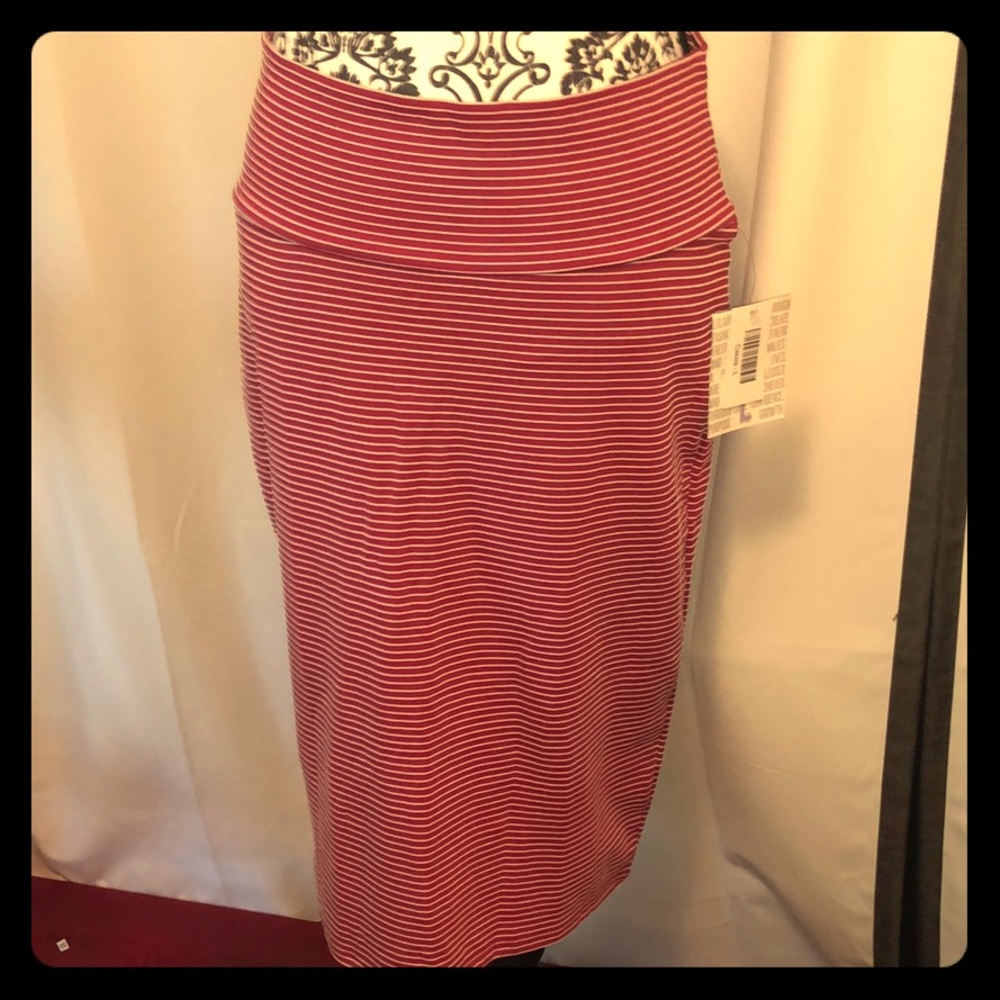 NWT LULAROE CASSIE SKIRT. Size L. Rose and Cream.